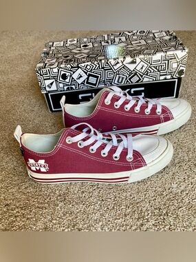 🆕 Mississippi State Bulldogs SKICKS Sneakers Tennis Shoes